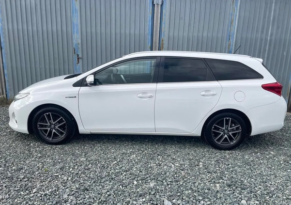 Toyota Auris cena 48900 przebieg: 202418, rok produkcji 2015 z Gniezno małe 326